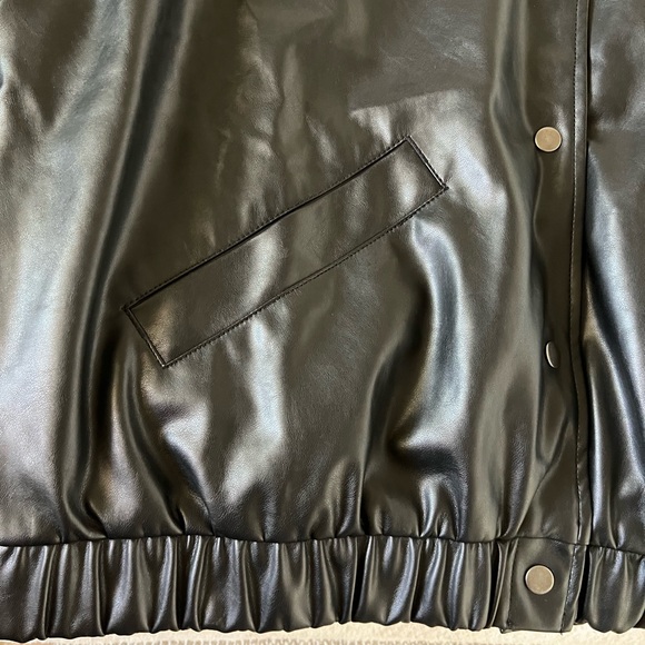 Leather jacket - Picture 3 of 4